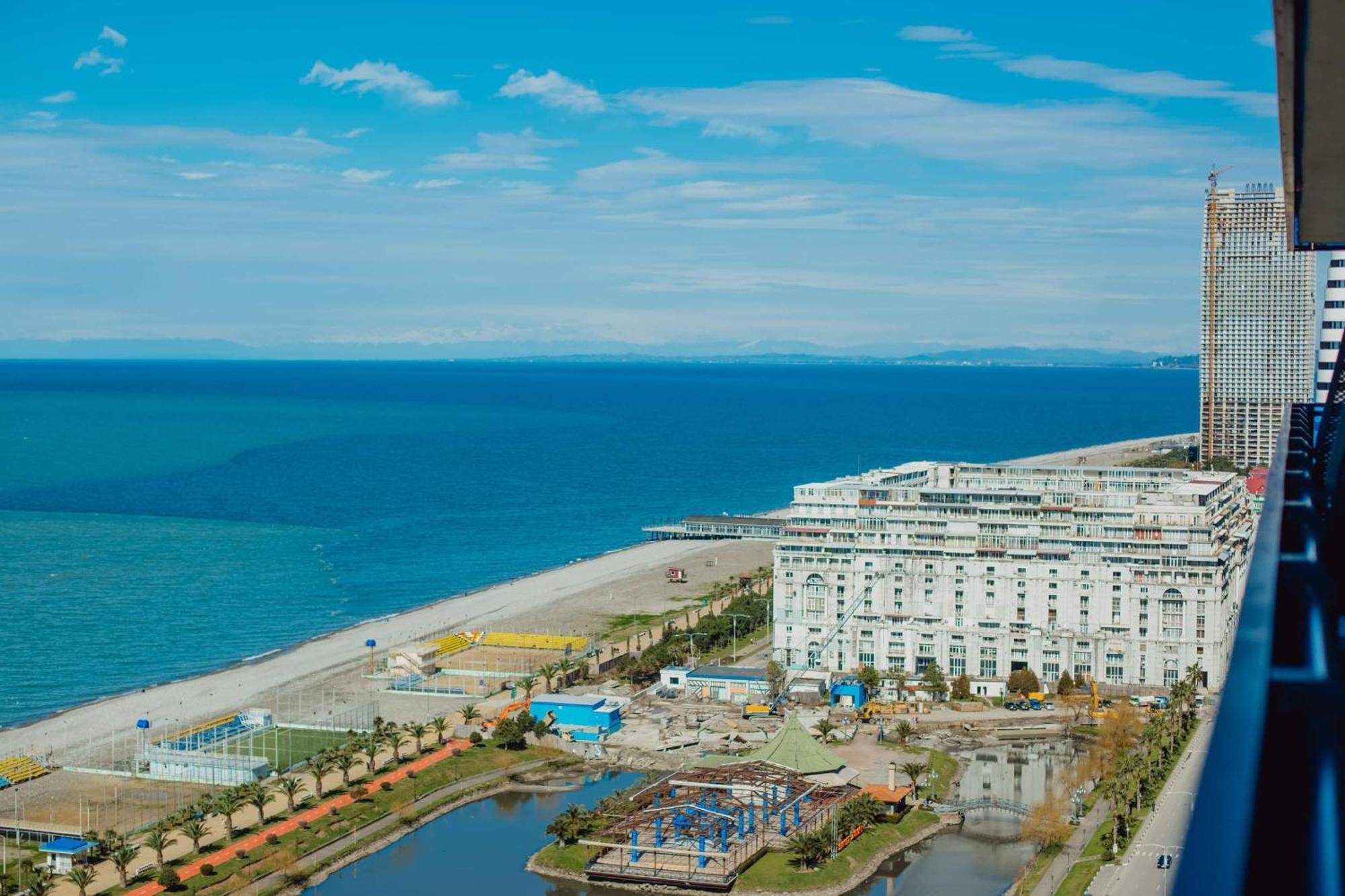 Orbi City Black Sea View Aparthotel Batoumi Extérieur photo