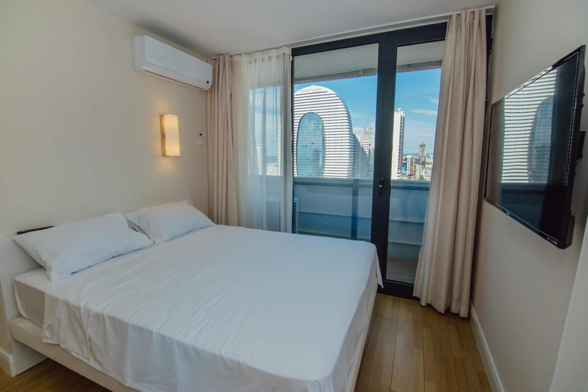 Orbi City Black Sea View Aparthotel Batoumi Extérieur photo